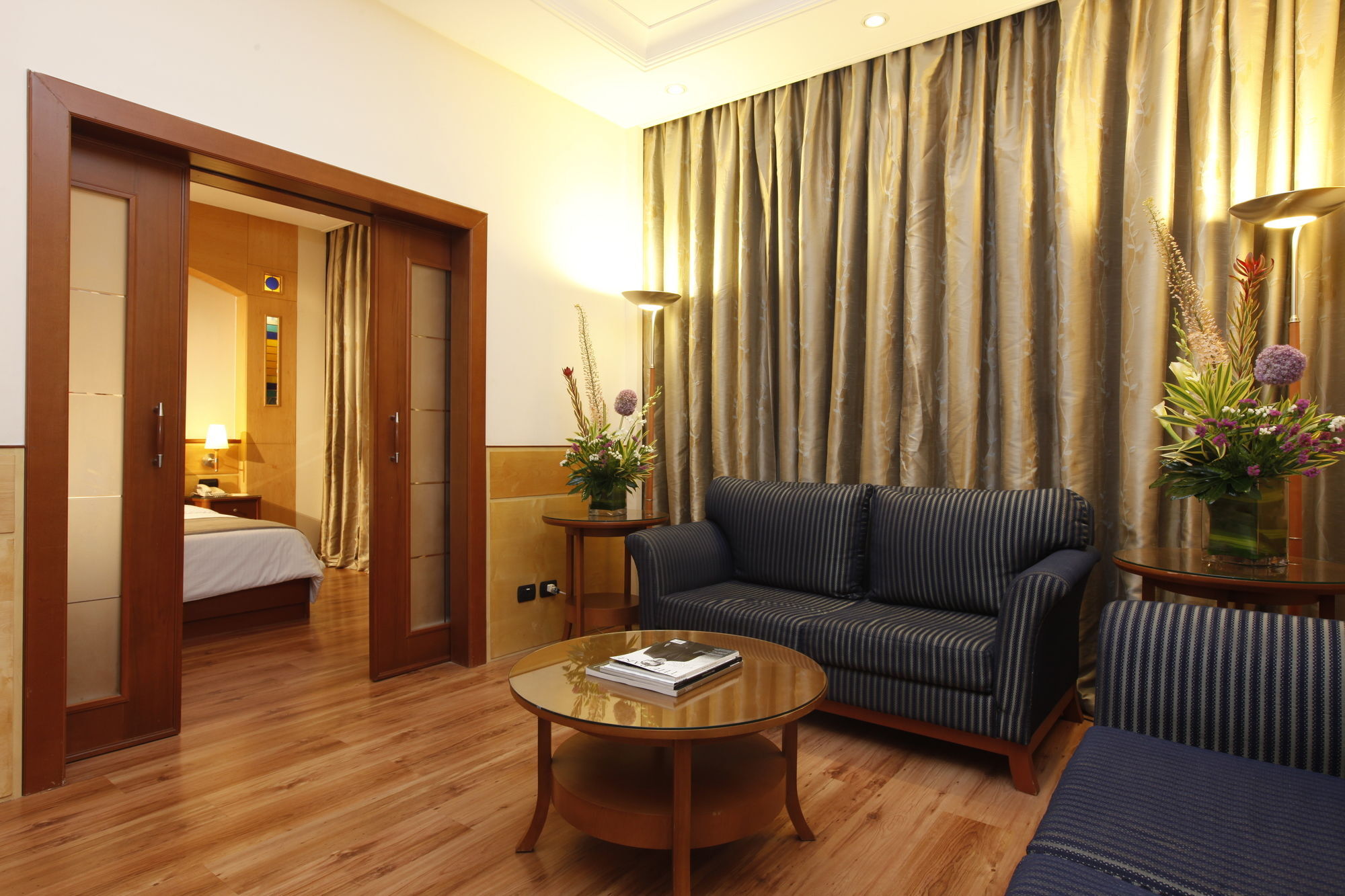 Carlton Al Moaibed Hotel Dammam Exterior photo A suite at the hotel